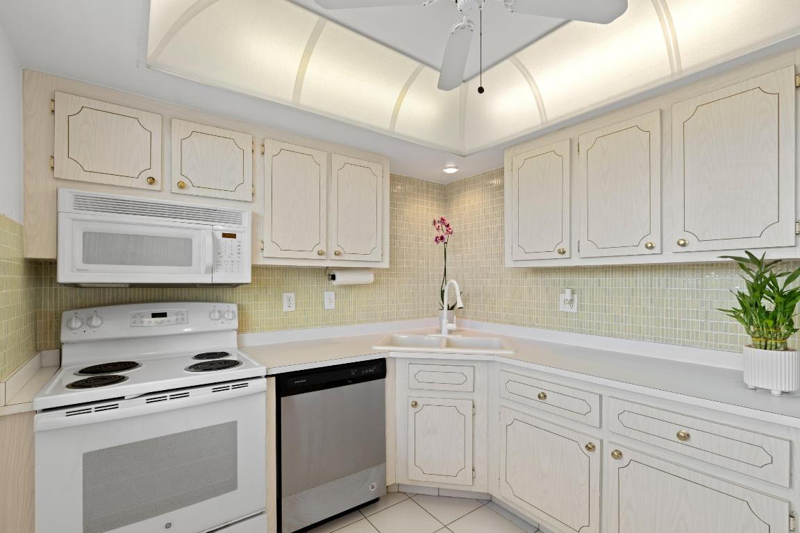 PALM ROYAL APTS INC CONDO - Residential