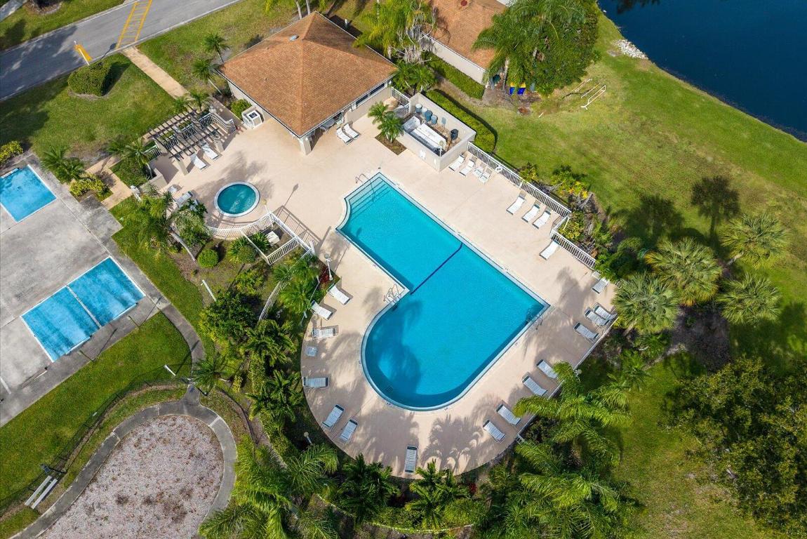 STAMFORD AT SUNSET TRACE (AKA MARTIN DOWNS PLAT 36 - Residential