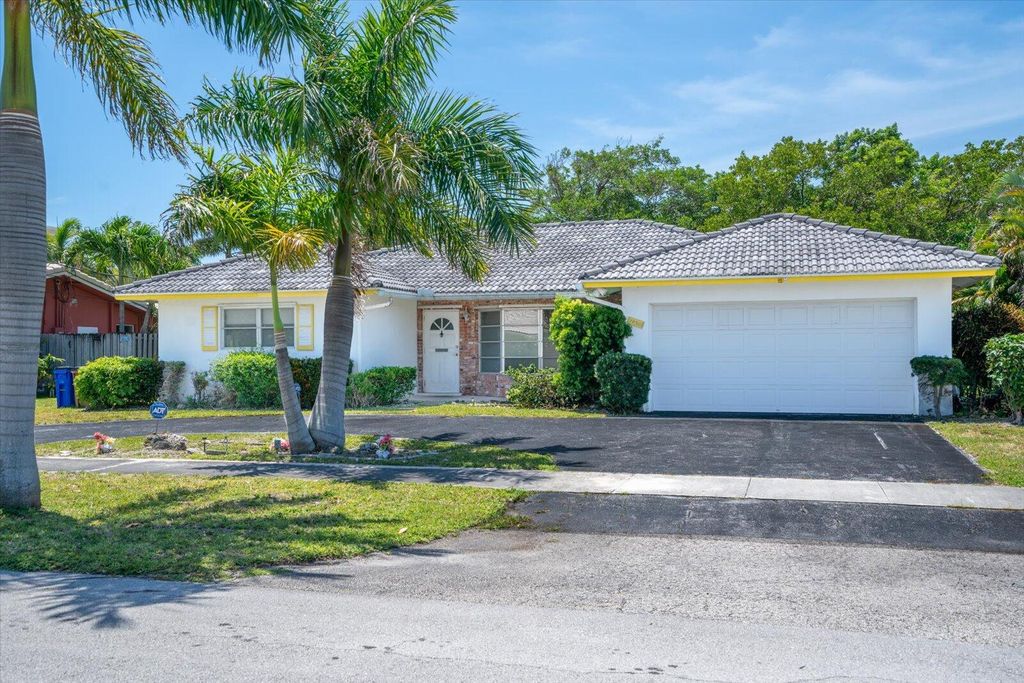 Photo of 1450 SE 14th Court, Deerfield Beach, FL 33441 (MLS # R10798539)