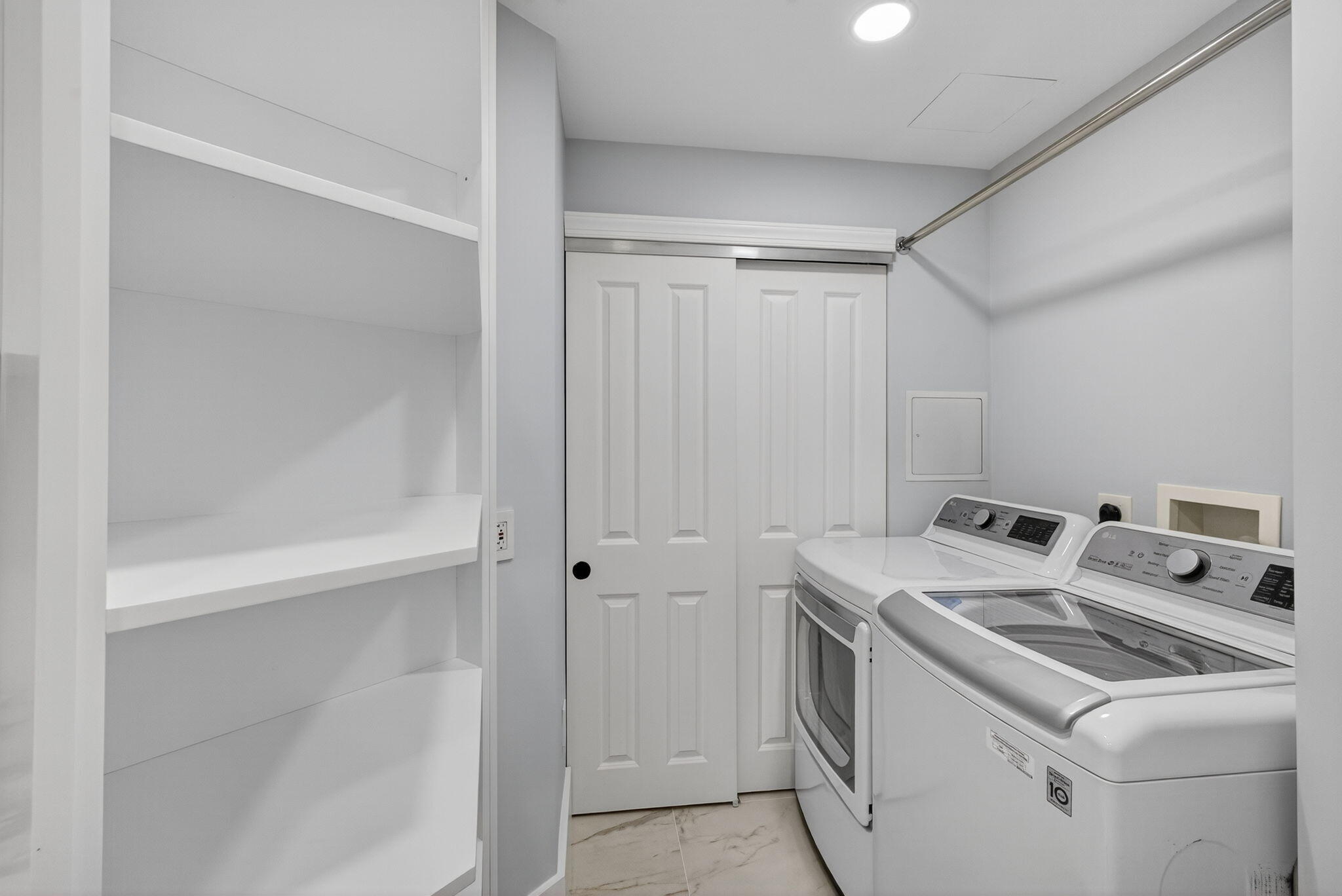 Via Delfino - Residential