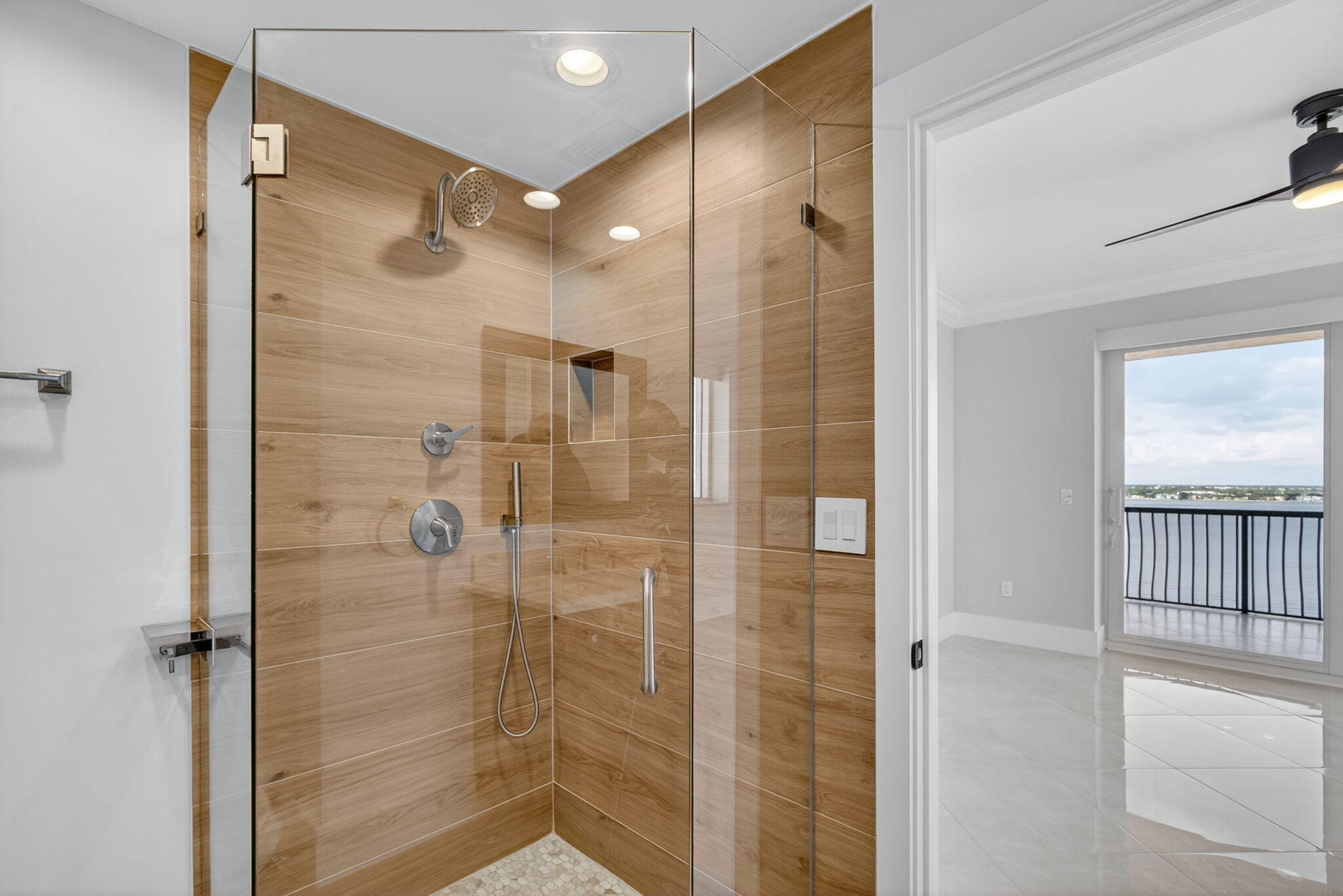 Via Delfino - Residential