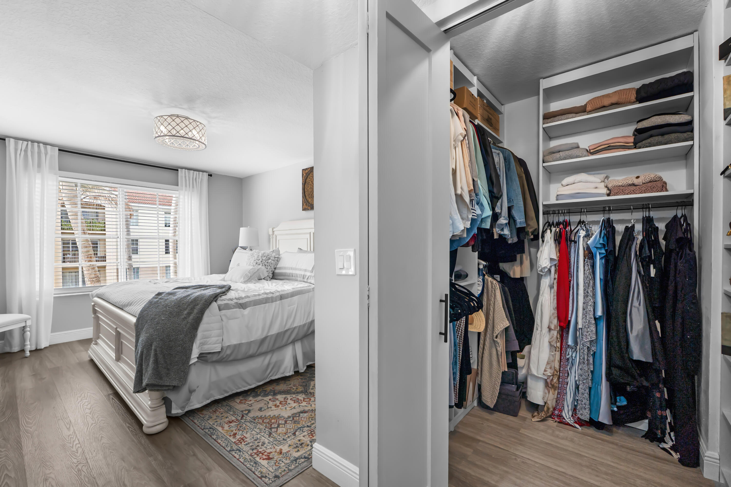 EMERALD ISLE AT LAGUNA LAKES CONDO - Residential