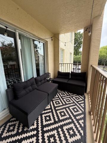 EMERALD ISLE AT LAGUNA LAKES CONDO - Residential