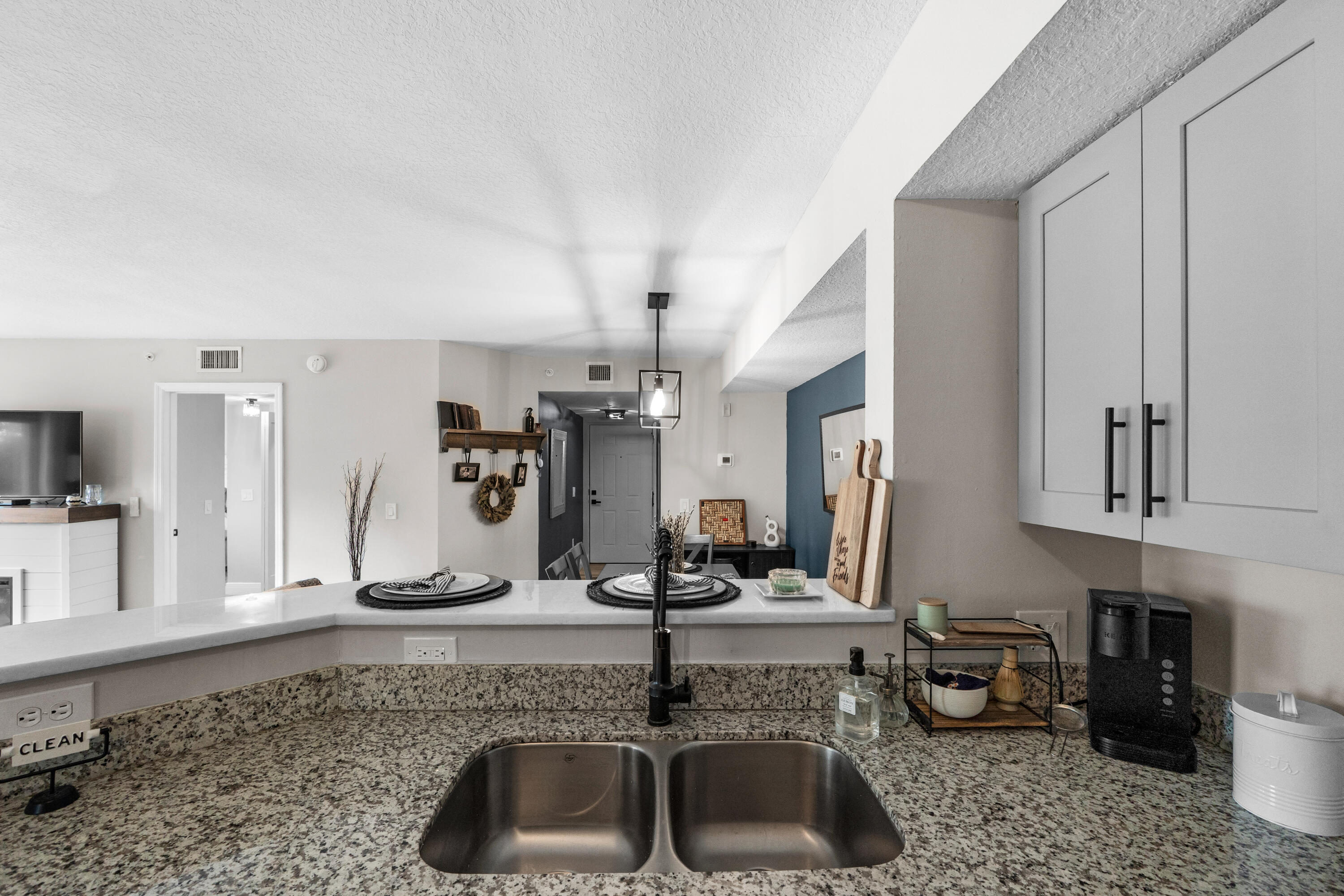 EMERALD ISLE AT LAGUNA LAKES CONDO - Residential