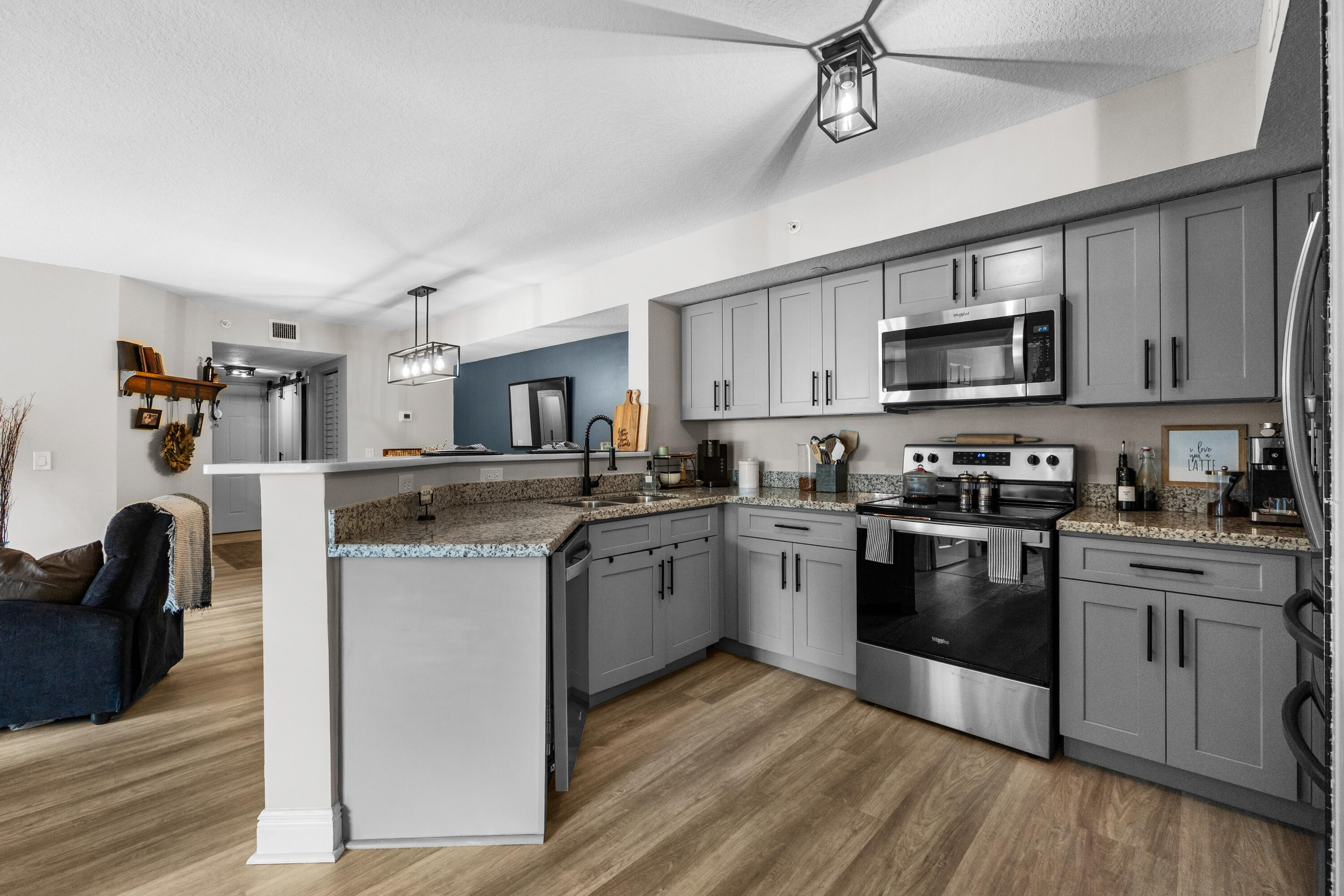 EMERALD ISLE AT LAGUNA LAKES CONDO - Residential