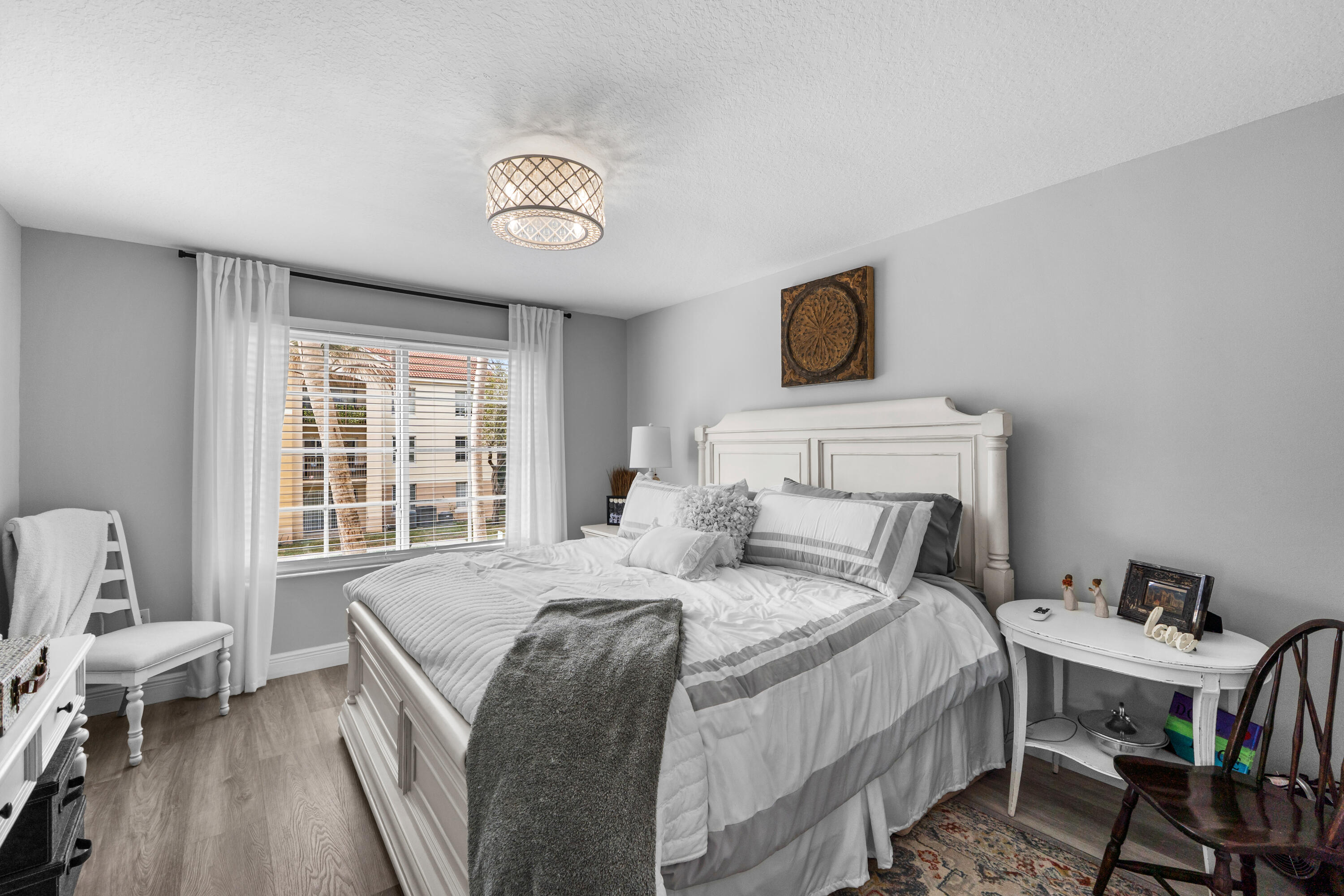 EMERALD ISLE AT LAGUNA LAKES CONDO - Residential