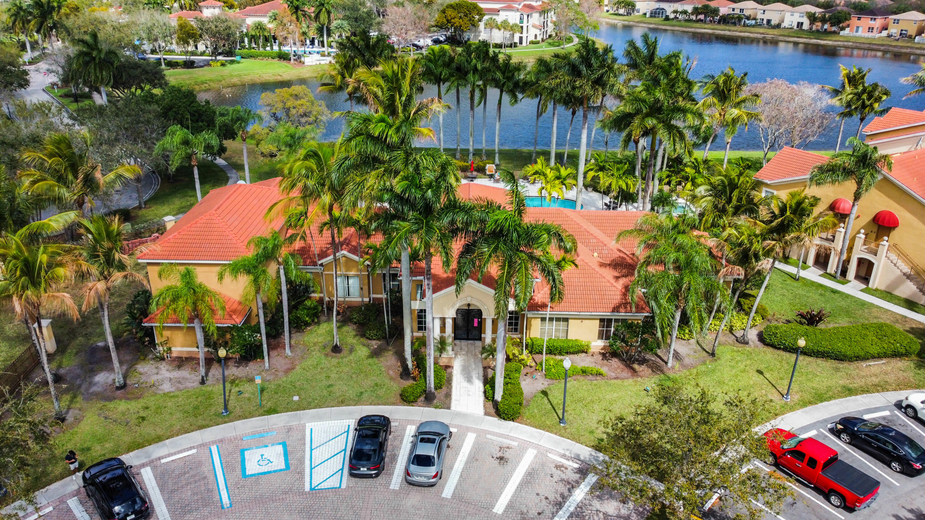 EMERALD ISLE AT LAGUNA LAKES CONDO - Residential