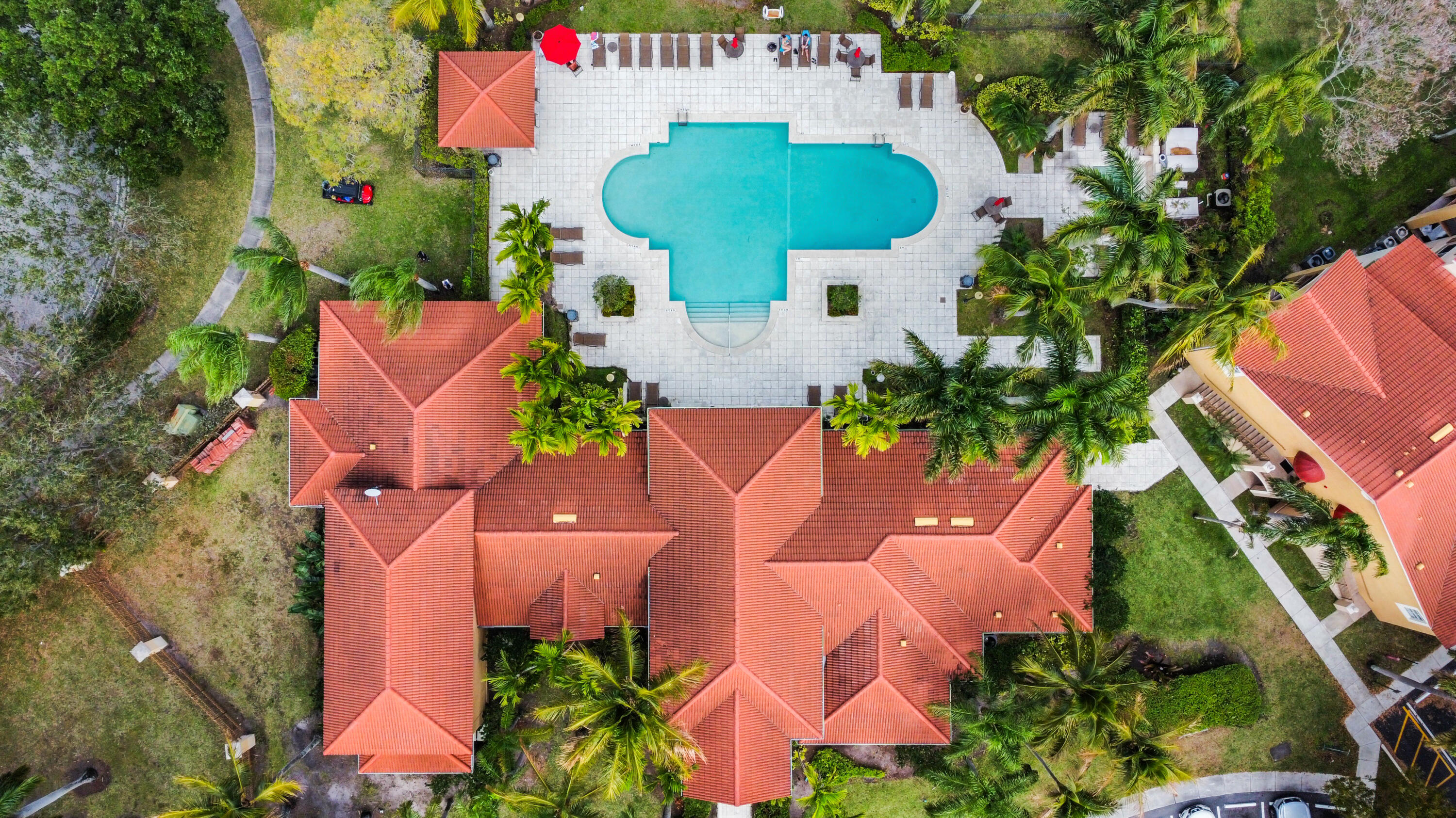 EMERALD ISLE AT LAGUNA LAKES CONDO - Residential