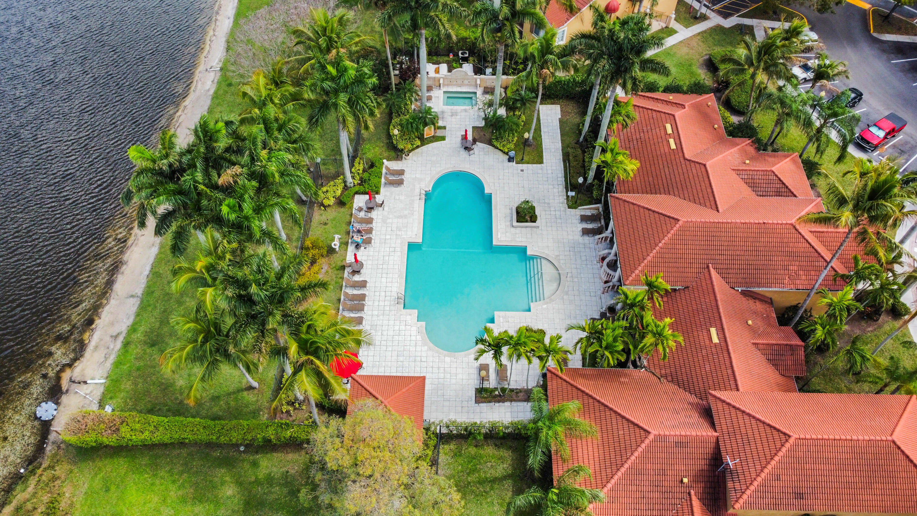 EMERALD ISLE AT LAGUNA LAKES CONDO - Residential