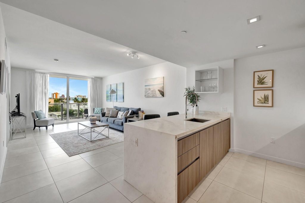 Photo of 401 N Birch Road #510, Fort Lauderdale, FL 33304 (MLS # F10524733)