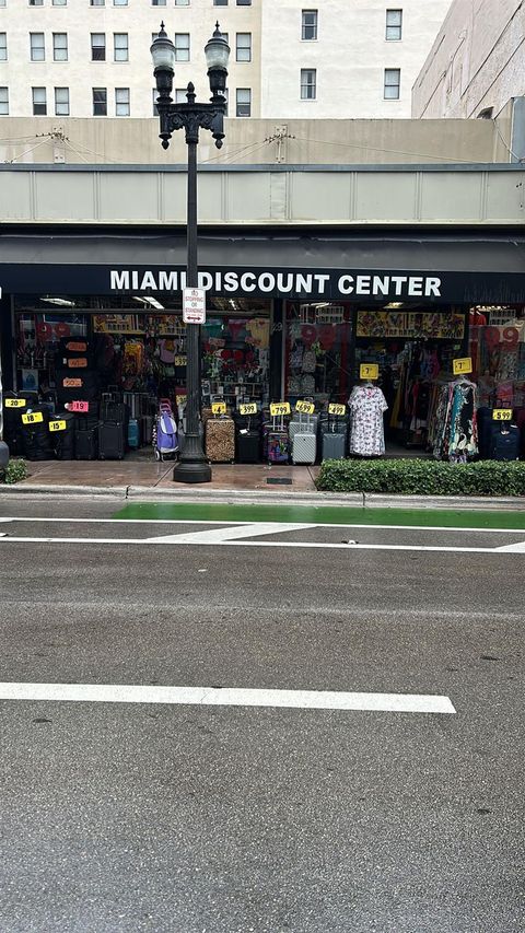 29 se 1st ave Miami FL 33131