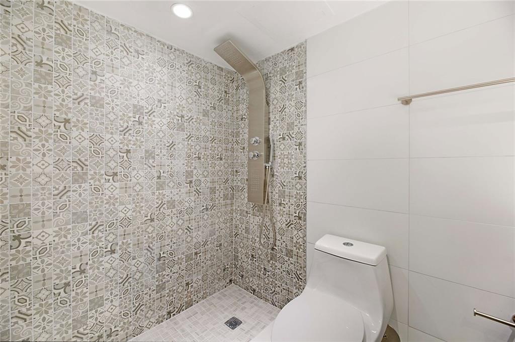 Condominium 5 Of Lighthou - Residential Lease