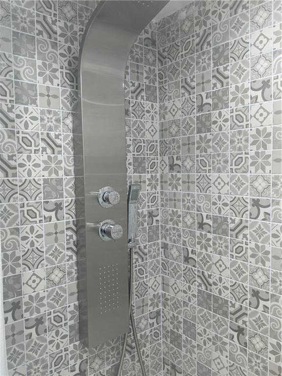 Condominium 5 Of Lighthou - Residential Lease