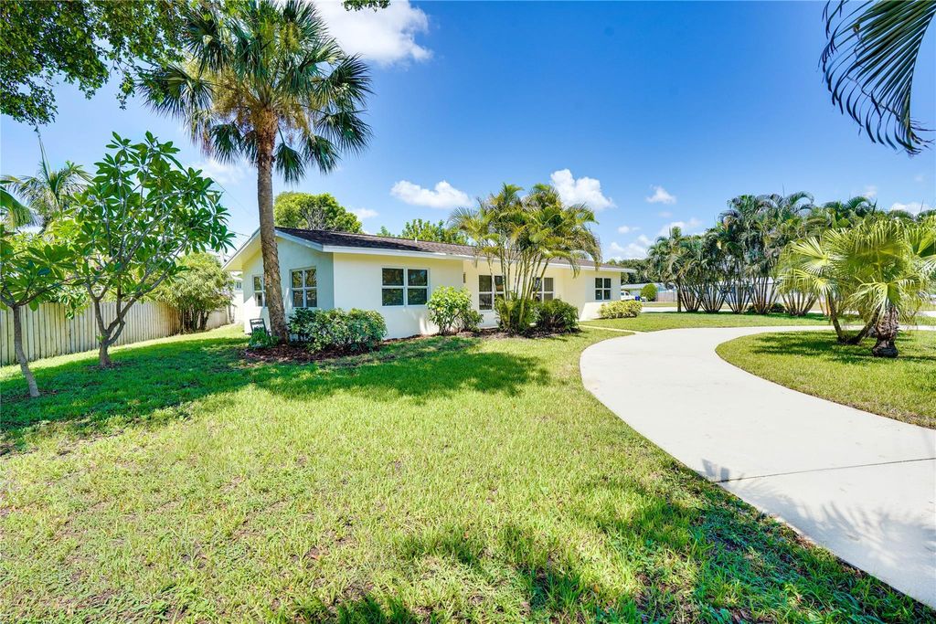Photo of 1582 NW Palm Lake Dr, Stuart, FL 34994 (MLS # F10518271)