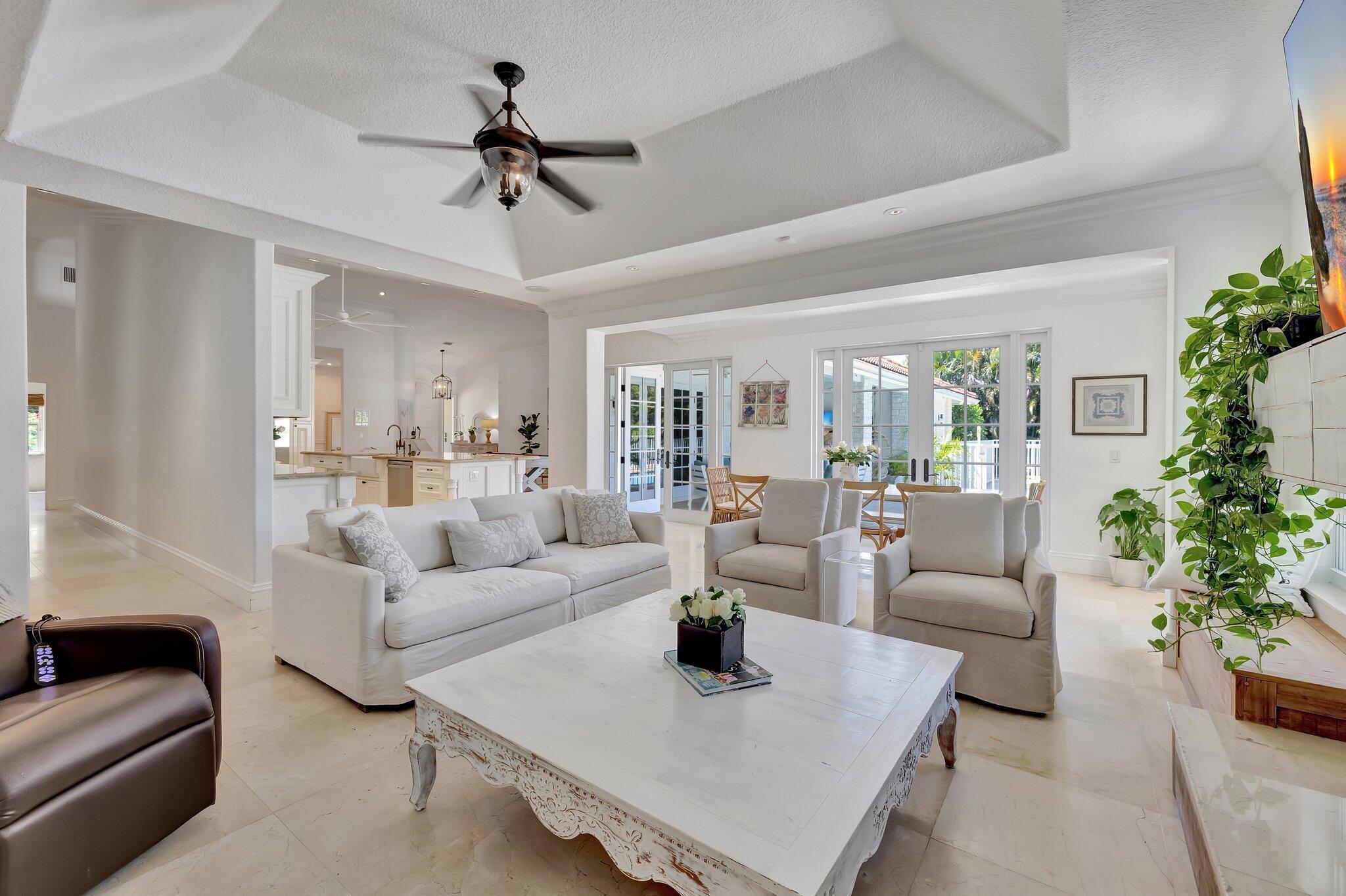 DELRAY LAKES EST - Residential