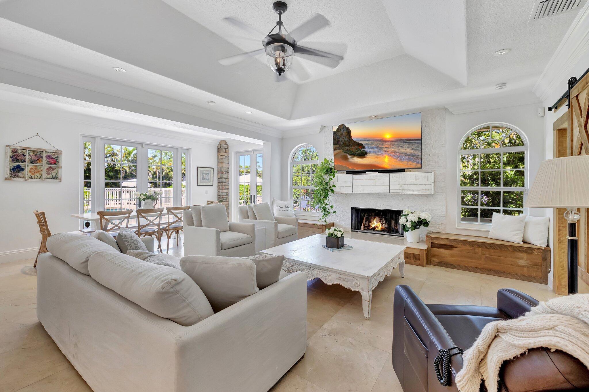 DELRAY LAKES EST - Residential