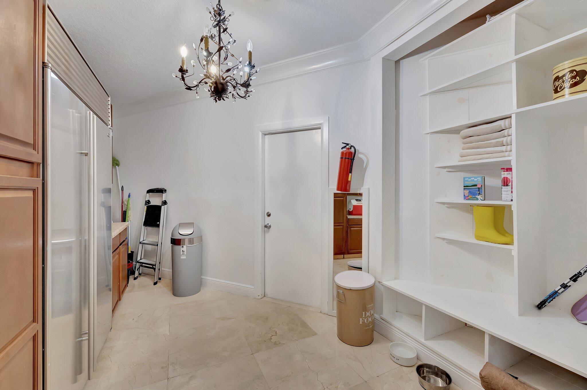 DELRAY LAKES EST - Residential