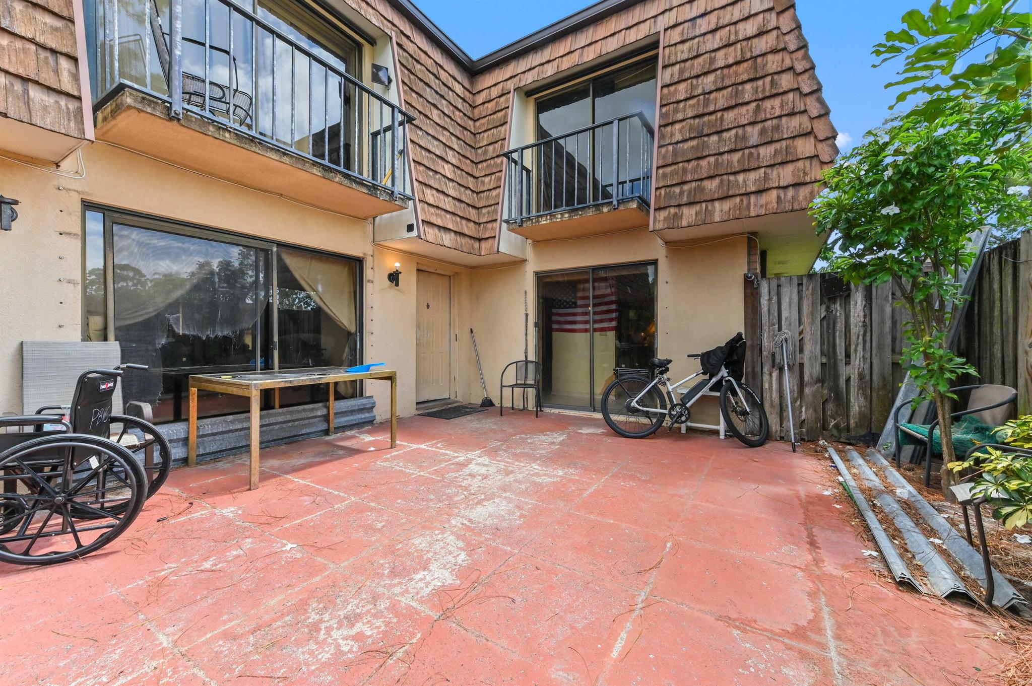 View photos, virtual tours, details... 2423 24th Lane