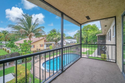 Tiny photo for 8900 W Sample Road #204, Coral Springs, FL 33065 (MLS # B26036535)