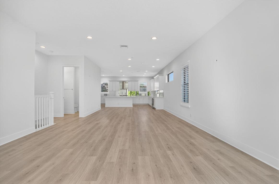 ALTON NEIGHBORHOOD 4 - Residential Lease