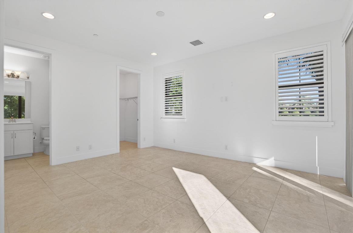 ALTON NEIGHBORHOOD 4 - Residential Lease