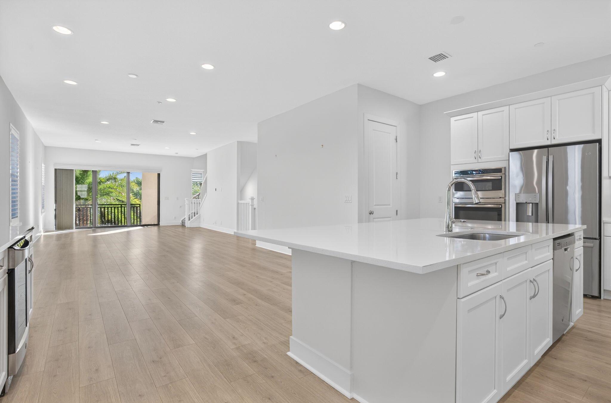 ALTON NEIGHBORHOOD 4 - Residential Lease