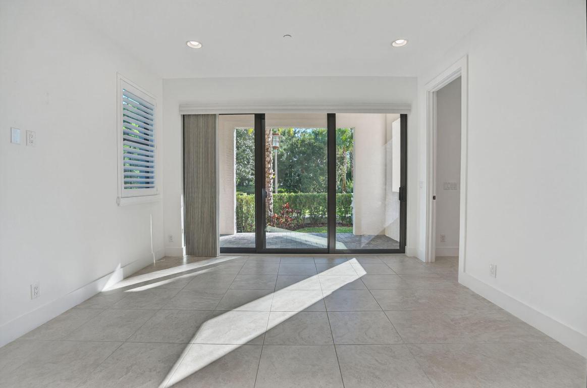 ALTON NEIGHBORHOOD 4 - Residential Lease