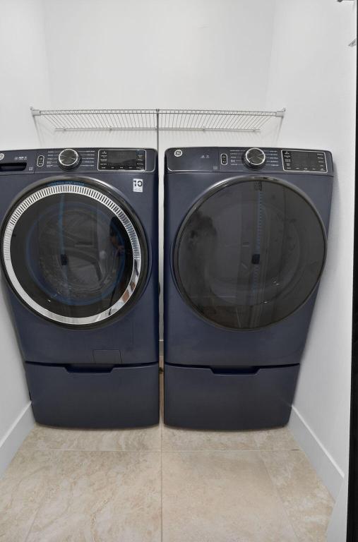 ALTON NEIGHBORHOOD 4 - Residential Lease