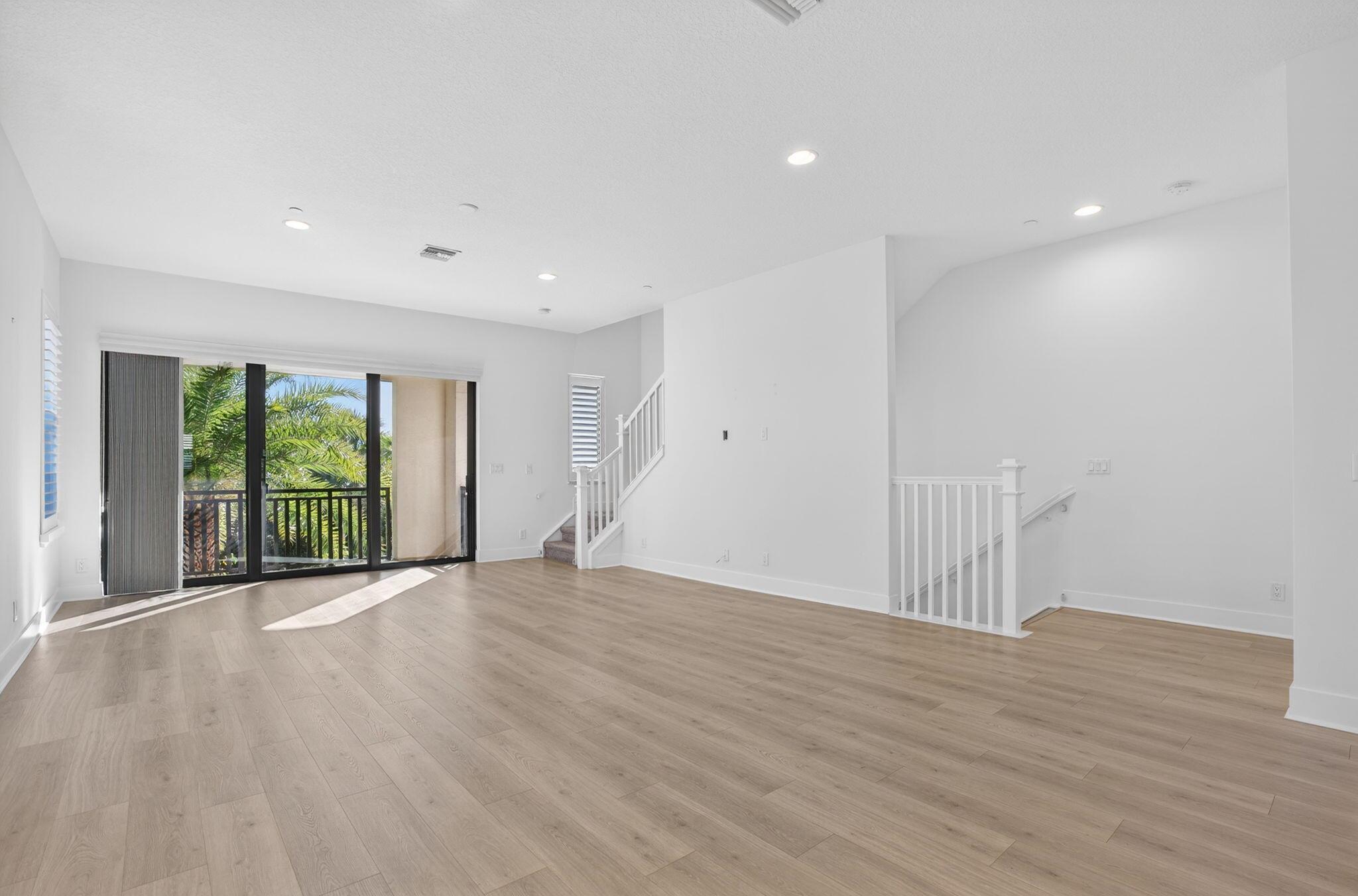 ALTON NEIGHBORHOOD 4 - Residential Lease