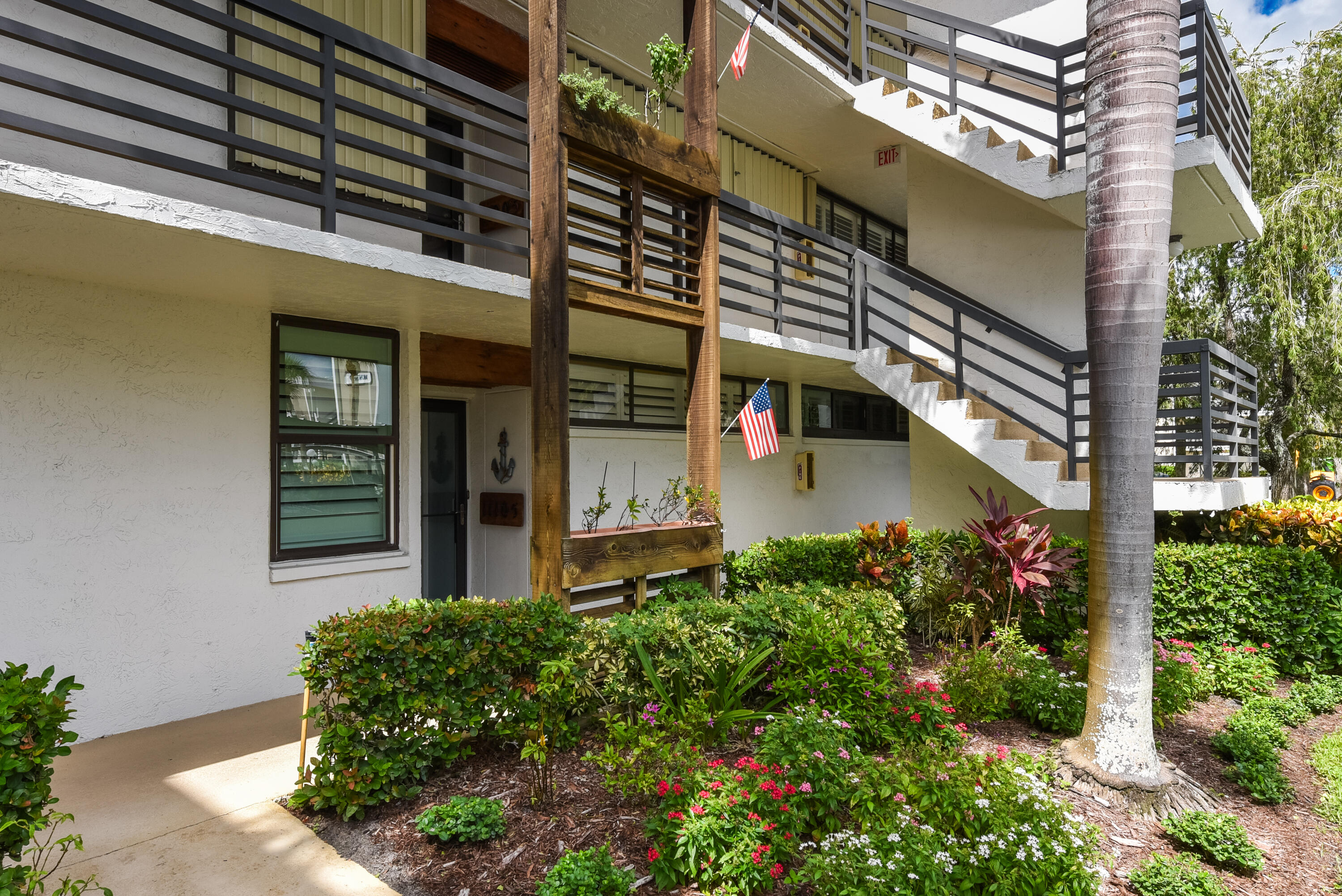 1950 SW Palm City Road 11-105