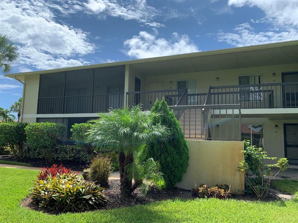 Photo of 6519 Chasewood Drive #G, Jupiter, FL 33458 (MLS # R10735782)