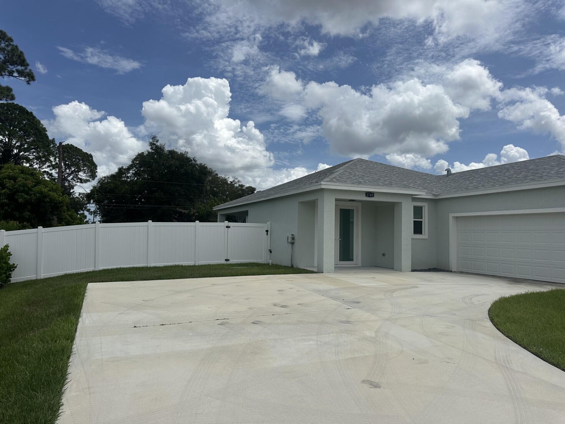 PORT SAINT LUCIE - Residential