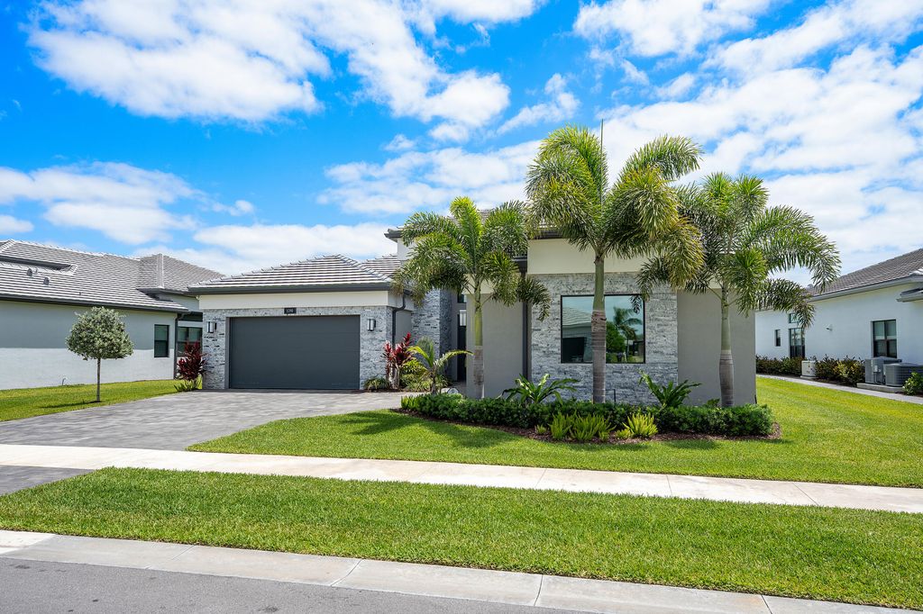 Photo of 11390 Cherry Canyon Court, Boynton Beach, FL 33473 (MLS # B26017104)