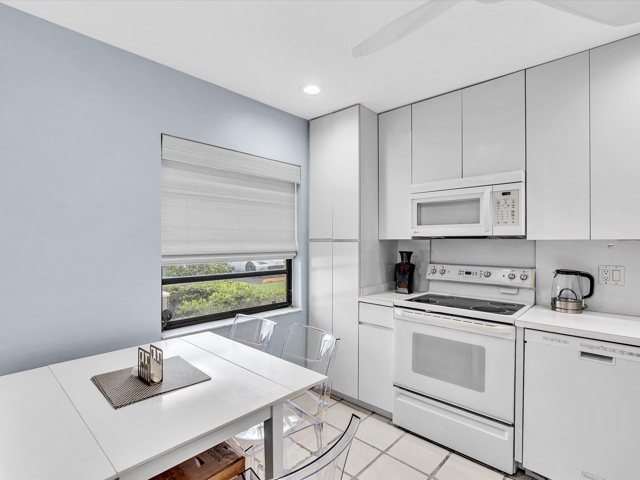 FAIRWAYS OF BOCA LAGO CONDO - Residential