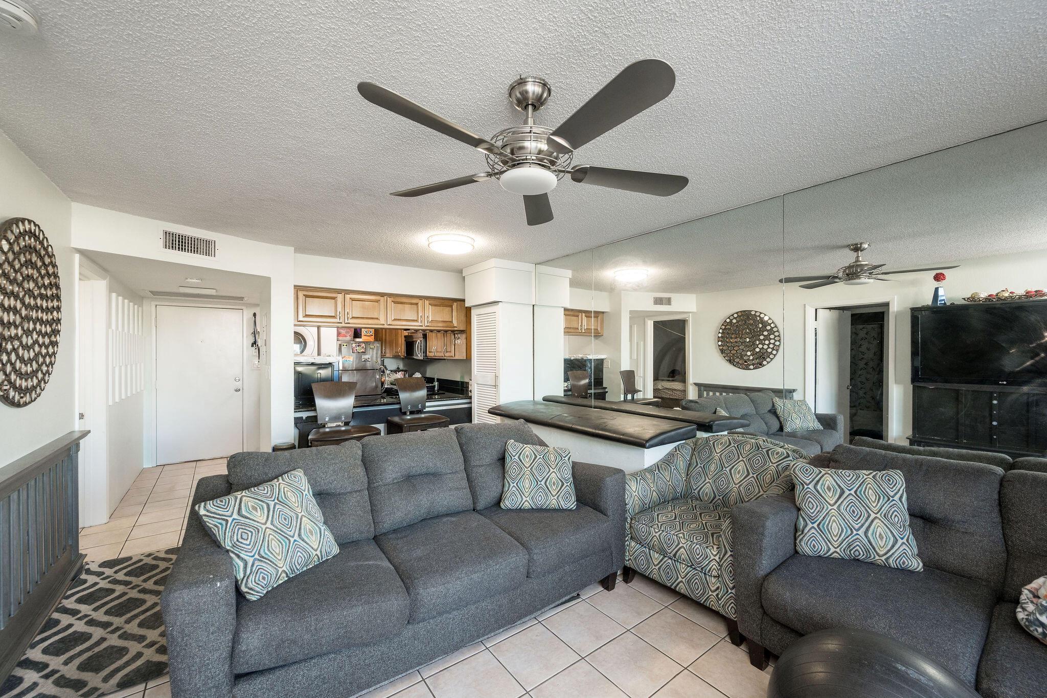 LAS SALINAS CONDOMINIUM - Residential