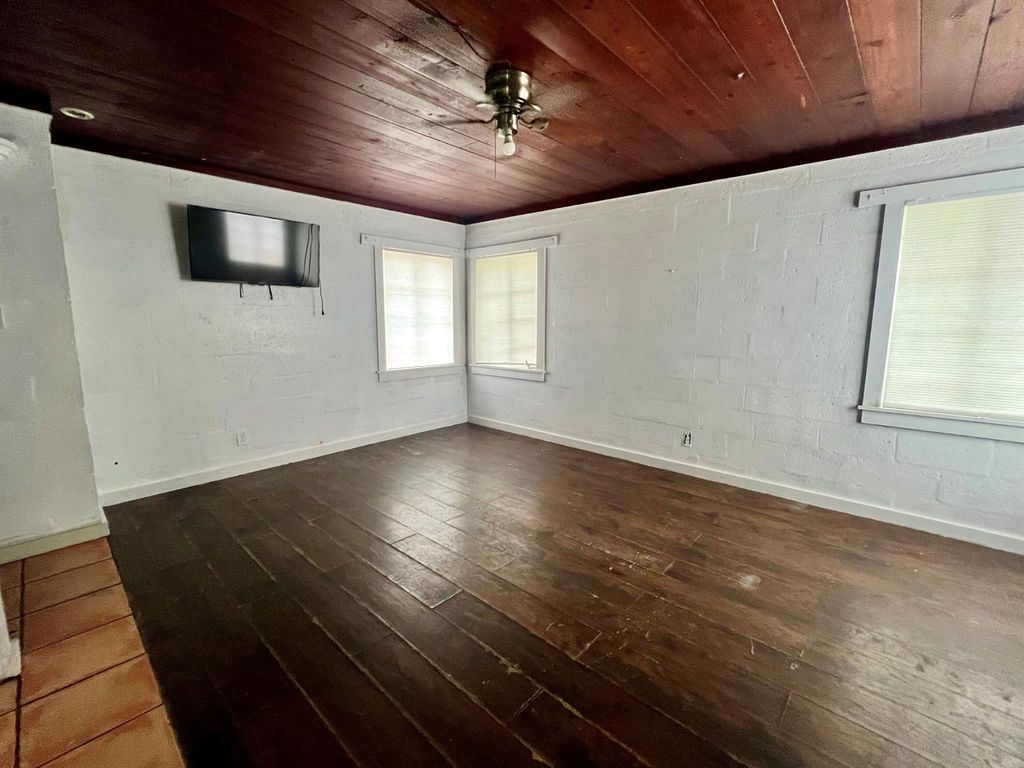 Photo of 3261 S Us Highway 1 #4, Fort Pierce, FL 34982 (MLS # R11142930)