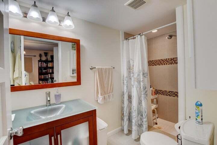 EVERGREEN CONDO - Residential