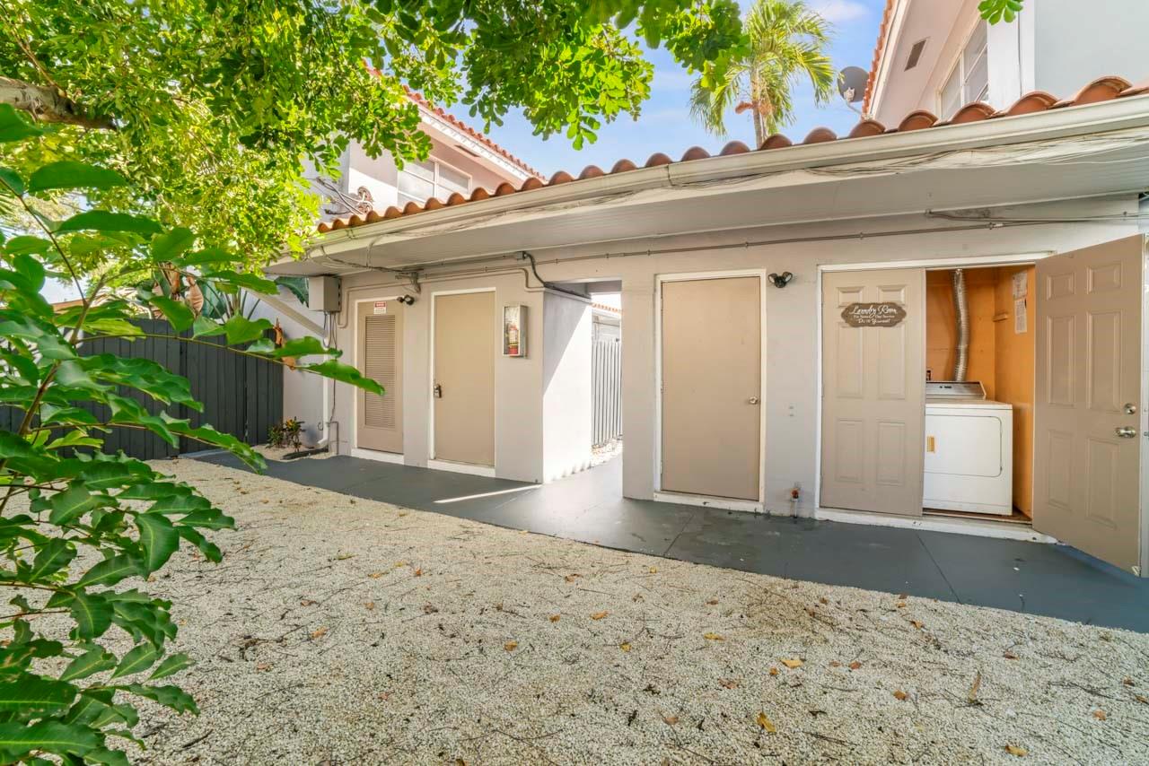 CORAL HIGHLANDS RESUB BLK - Residential Lease