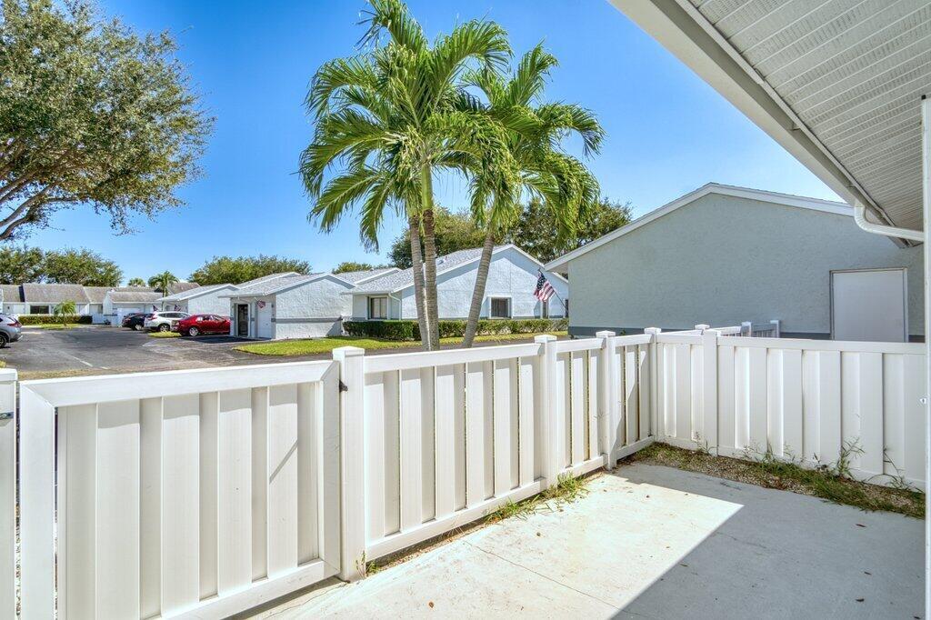 ARBOURS II OF THE PALM BE - Residential