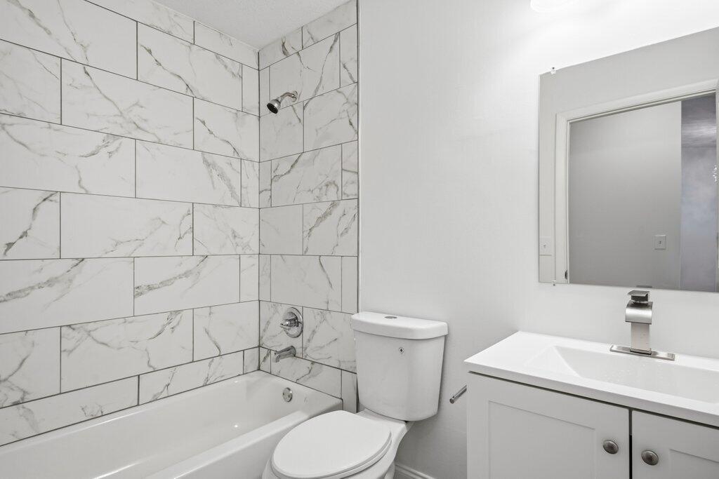 ARBOURS II OF THE PALM BE - Residential