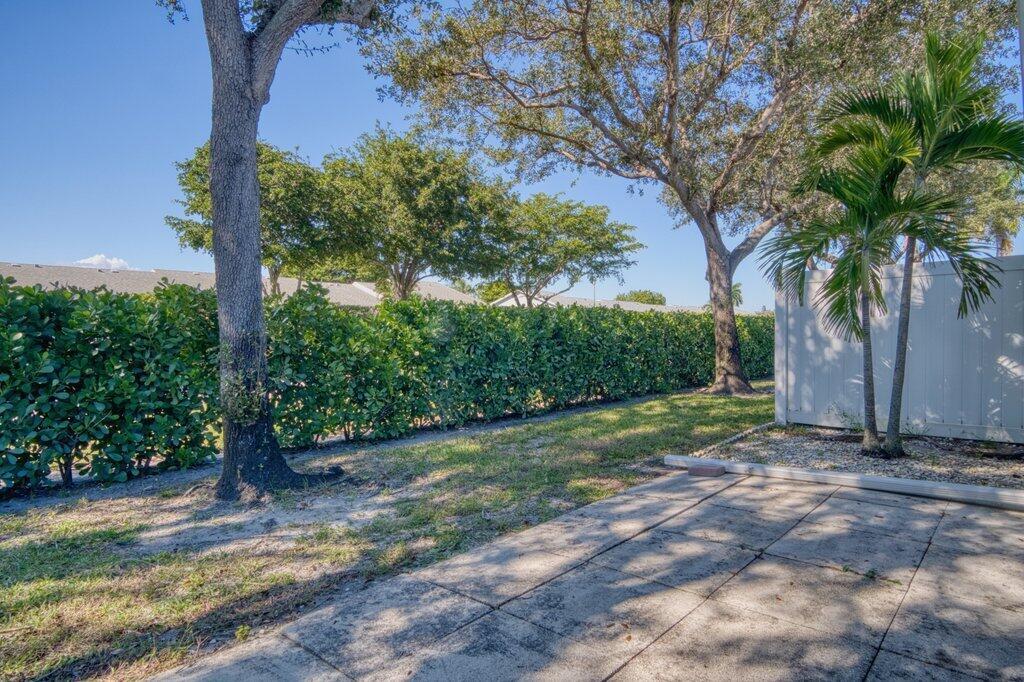 ARBOURS II OF THE PALM BE - Residential