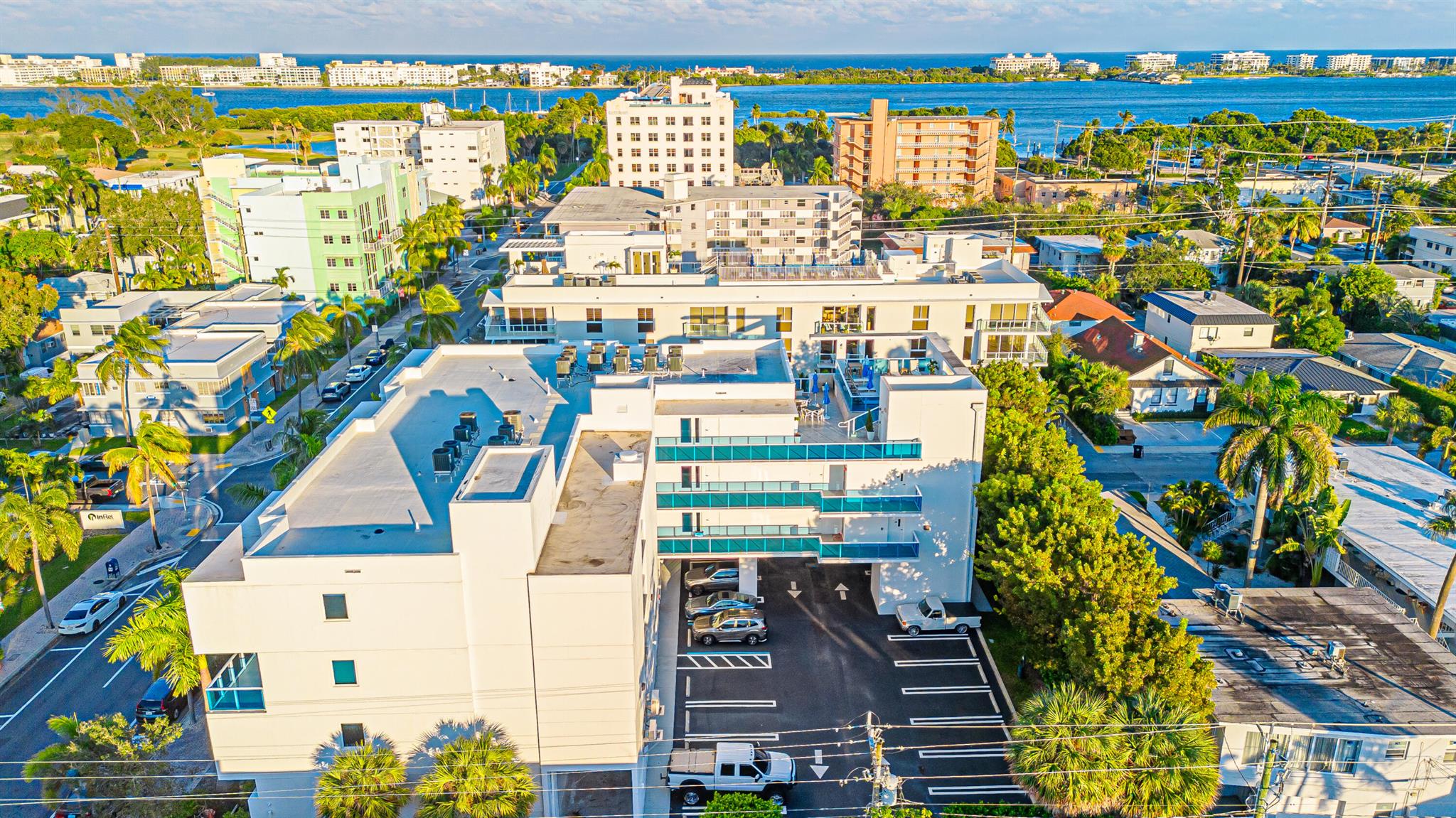 ONE LUXURY CONDO - Residential