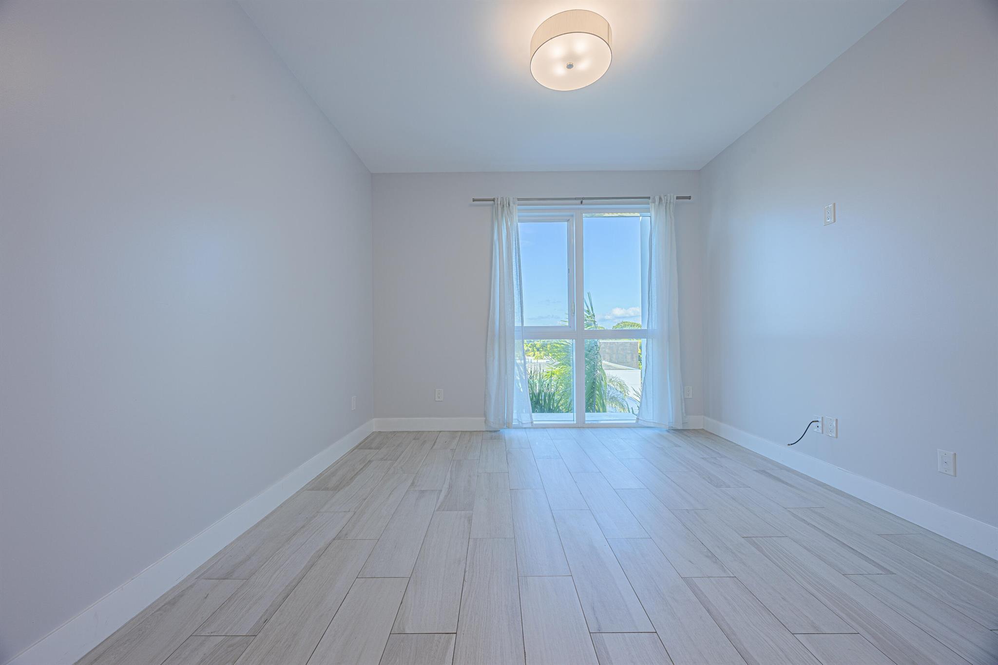 ONE LUXURY CONDO - Residential