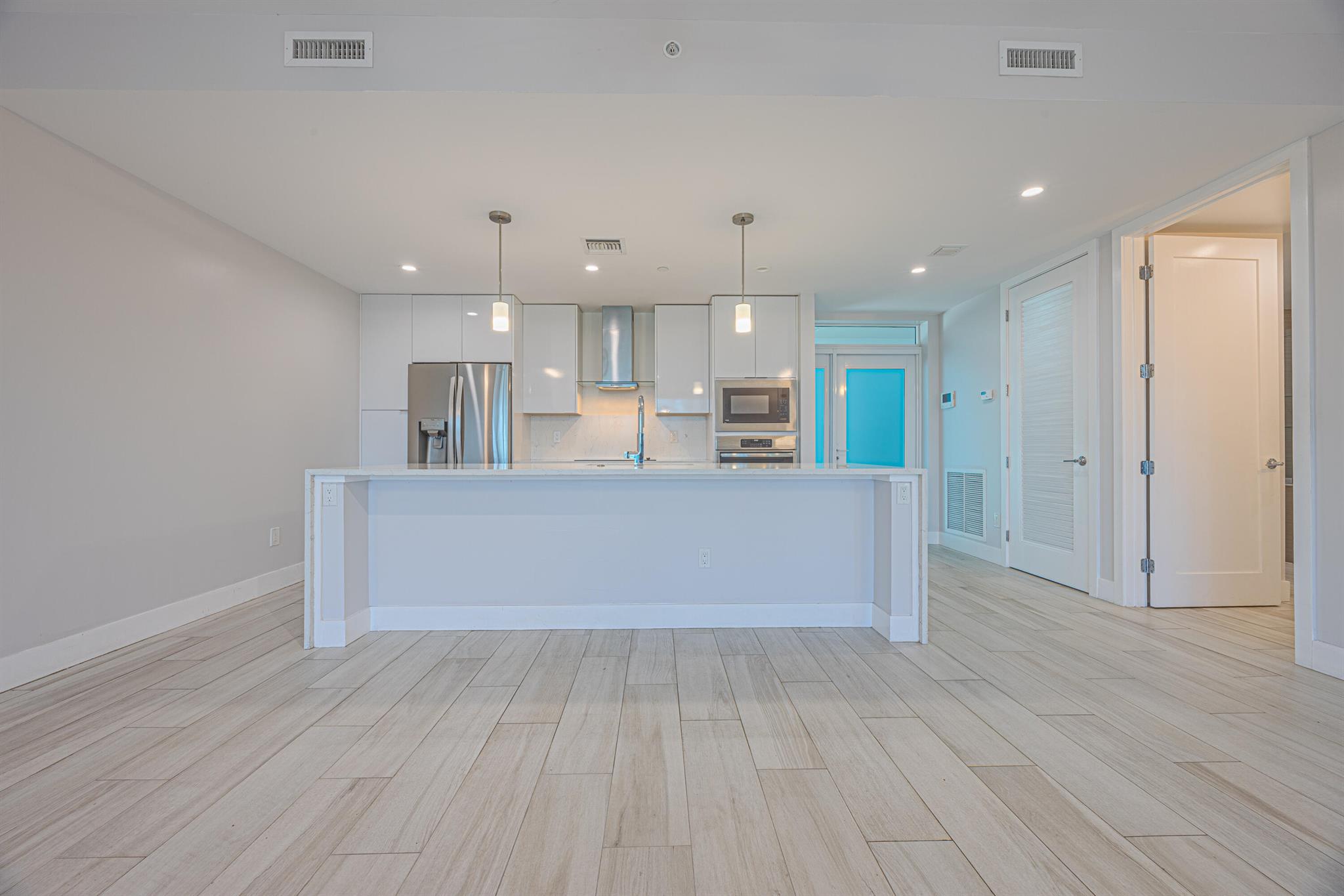 ONE LUXURY CONDO - Residential