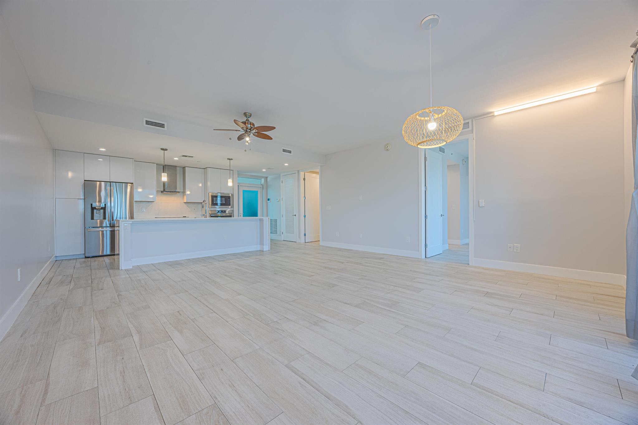 ONE LUXURY CONDO - Residential