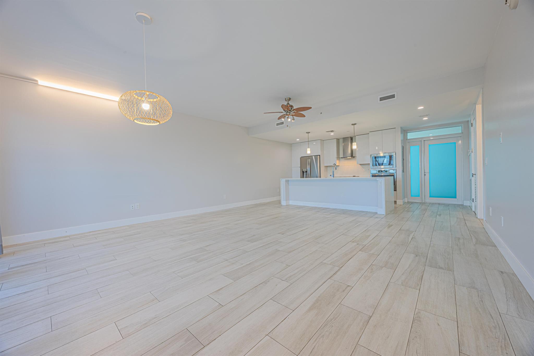 ONE LUXURY CONDO - Residential