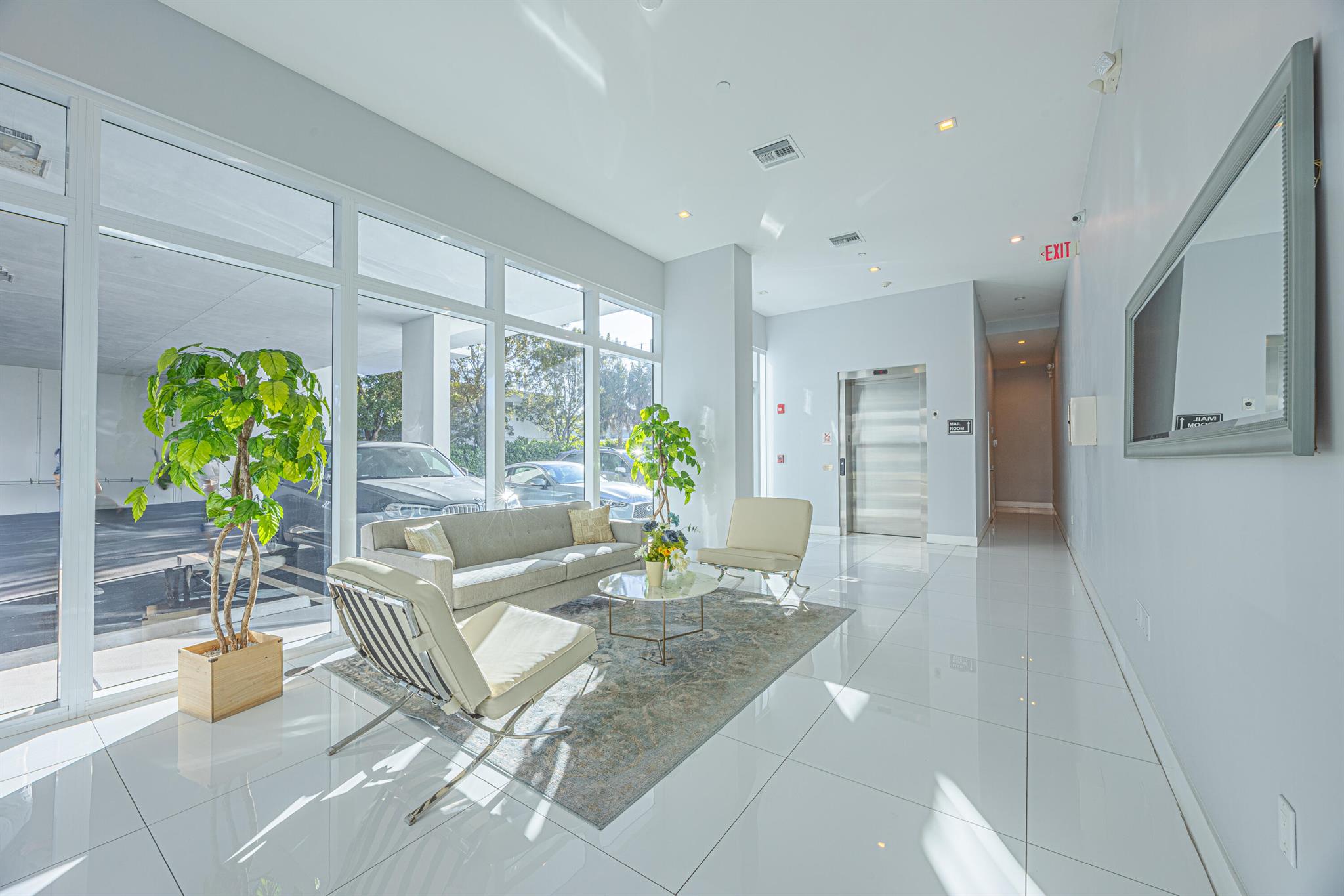 ONE LUXURY CONDO - Residential