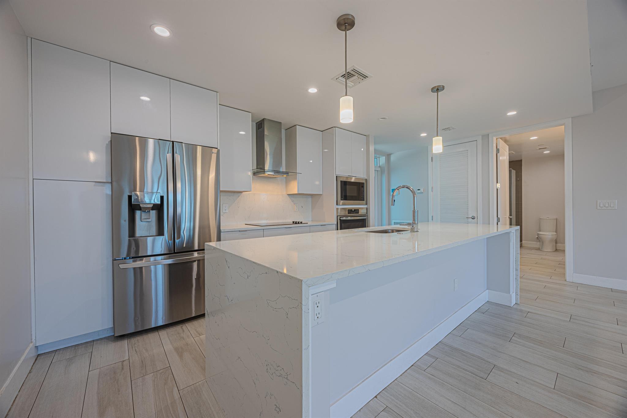 ONE LUXURY CONDO - Residential