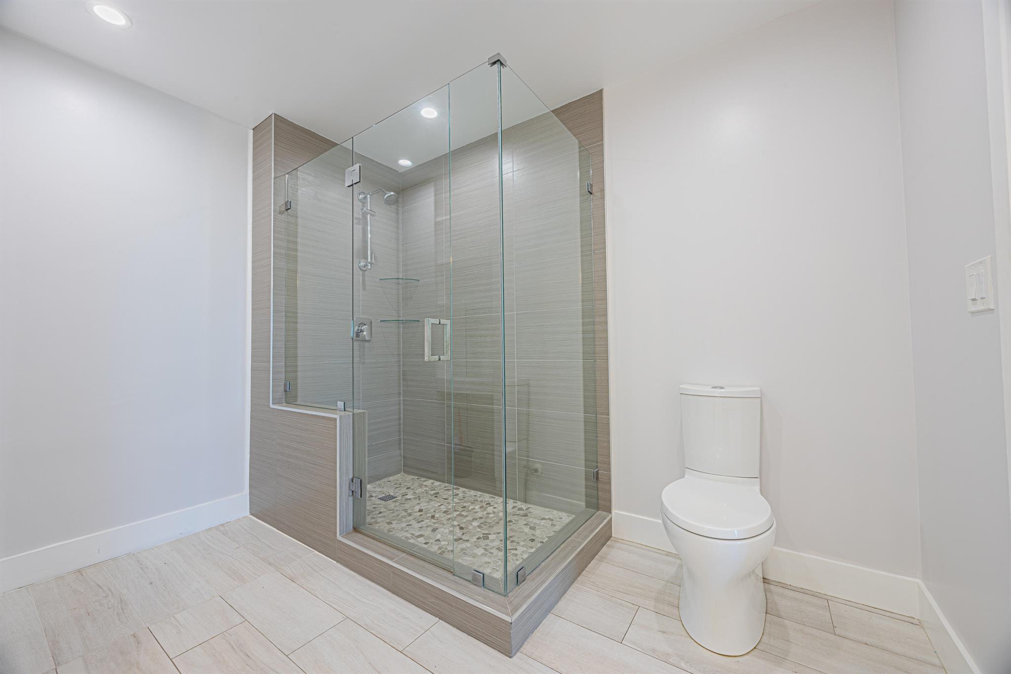 ONE LUXURY CONDO - Residential