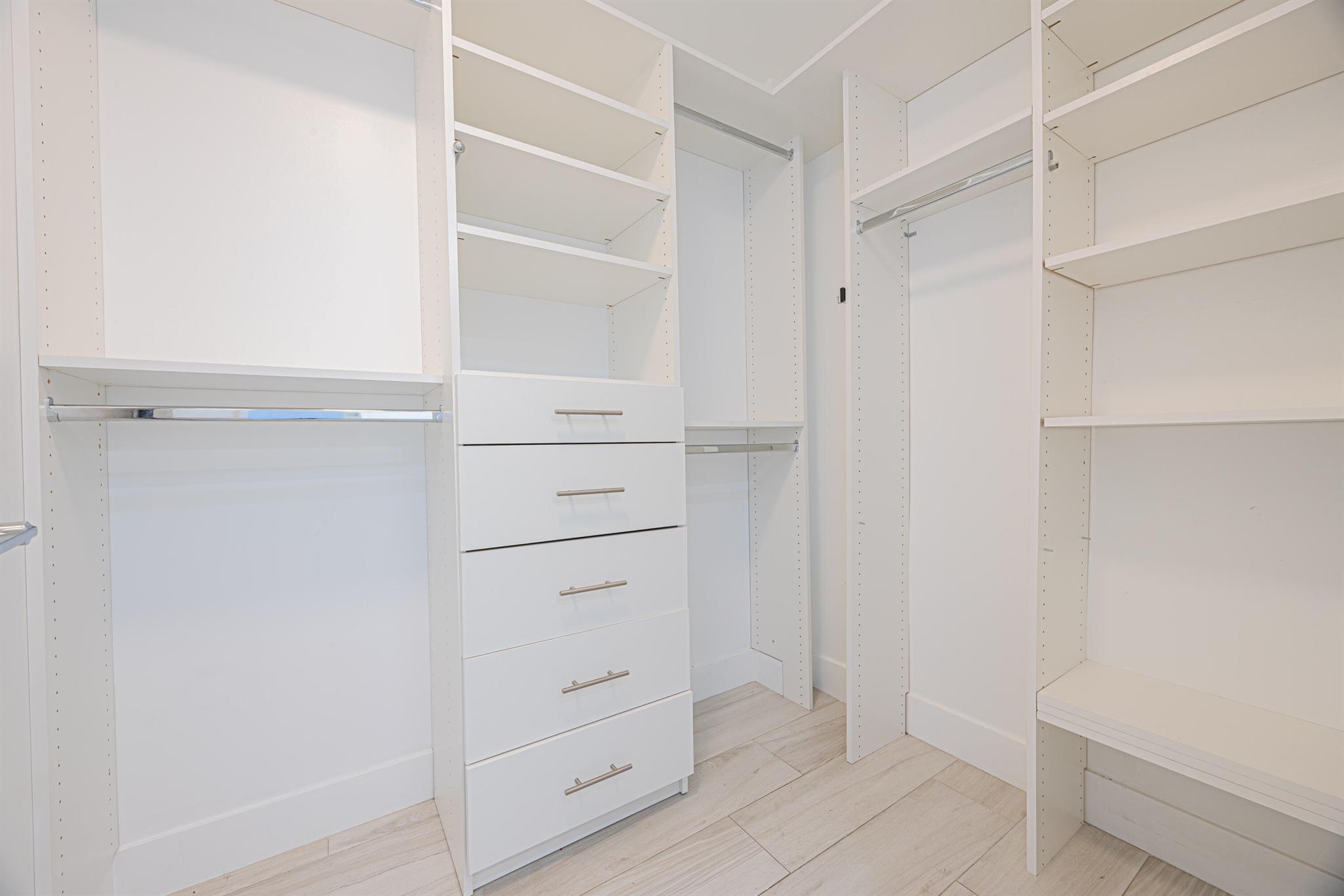 ONE LUXURY CONDO - Residential